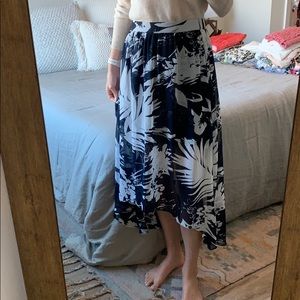 Vince Camuto Midi Skirt high to low size 4